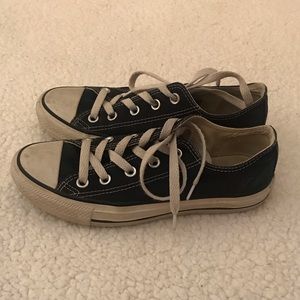 Women’s Size 6 Converse All Star Low tops